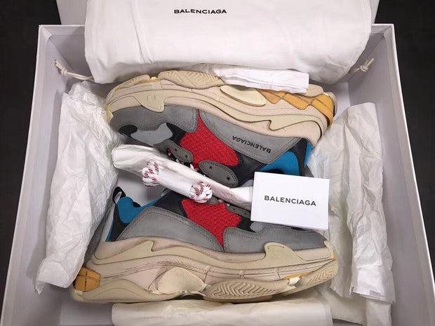 BALENCIAGA TRIPLE S SNEAKER