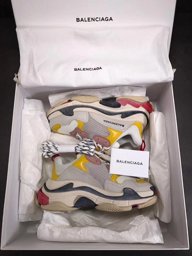BALENCIAGA TRIPLE S SNEAKER